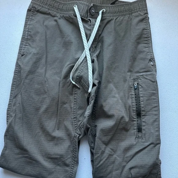 Vuori men’s Pant - Picture 2 of 7